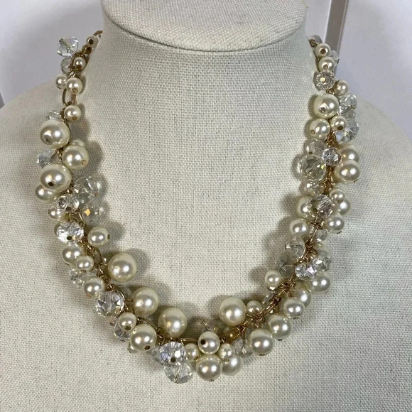 Elegant Pearl and Crystal Necklace - Picture 1 of 4
